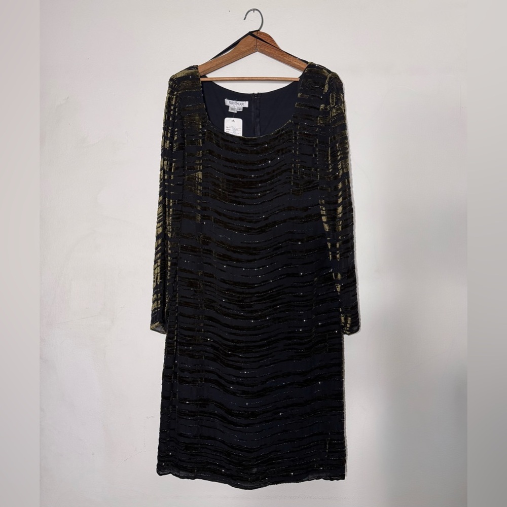 Kay Unger New York NWT beaded velvet party dress